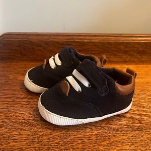 Baby Boy Crib Shoe Sneakers - Like New!